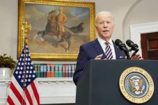 Biden Peringatkan Rusia...