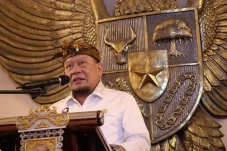 Ketua DPD RI Patahkan...