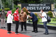 Bertolak ke Kaltim,...