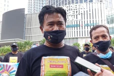 Puluhan Warga Dukung...