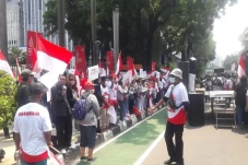 Puluhan Orang Geruduk...