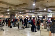 Berlakukan Penerbangan...