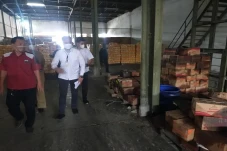 Polisi Sidak Gudang...