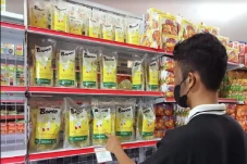 Pedagang di Natuna Keluhkan...