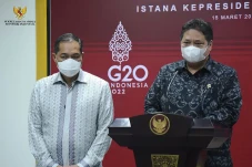 Mengamankan Pasokan...