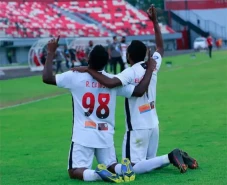 Hasil Bhayangkara vs...