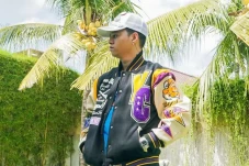 Besok, Reza Arap Datang...