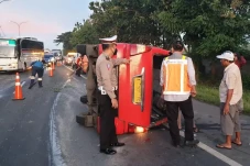 Angkot Berpenumpang...