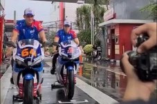 Konvoi di Jalanan Jakarta,...