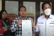 Dianggap Menista Agama,...