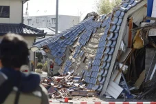 Gempa Bumi Guncang Jepang,...