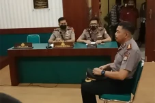 Keputusan Pemecatan...