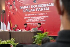 Mochtar Mohamad Minta...