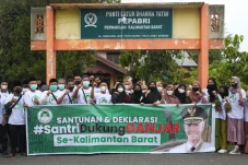 Dukungan Santri untuk...