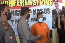 Ingkar Jual Beli Sapi,...