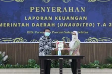 Bupati Luwu Utara Serahkan...
