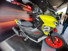 Aprilia SR GT200 Mengusung...