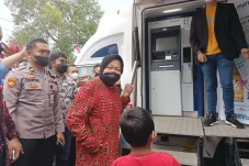Risma Ingatkan Bantuan...