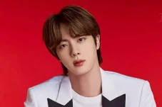 Jin BTS Alami Cedera...