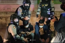 Tepergok Polisi, Pemotor...