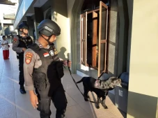 17 Anjing Pelacak Diturunkan...