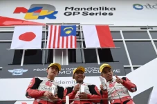 Kibarkan Bendera Merah...