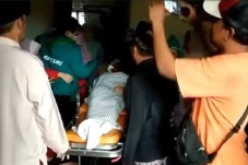 Tangis Pecah Sambut...