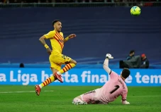 Real Madrid Dibantai...