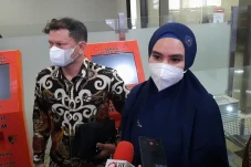 Datangi Bareskrim, Kartika...