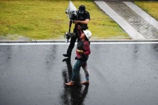 Viral Rara Pawang Hujan...