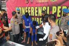 2 Pelaku Pencurian dengan...
