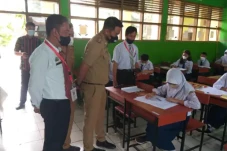 117 SMP di Kabupaten...