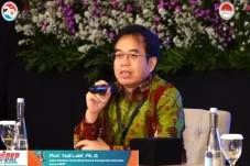 Yudi Latif: Penundaan...