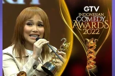 Ayu Ting Ting Sabet...