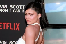 Kylie Jenner Ganti Nama...