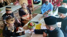 Unik! 4 Pasang Calon...