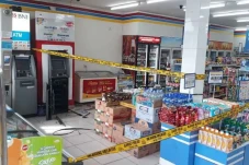Minimarket Dibobol Maling,...