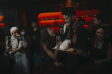 Wulan Guritno Beri Kejutan...