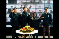 Ultah Ke-6, Aruna Gandeng...