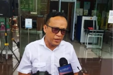 Bela Munarman, Ketua...