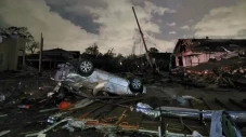 Tornado Besar Terjang...