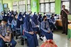 Kejari Luwu Timur Sosialisasi...