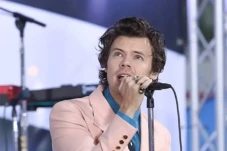 Harry Styles Siap Hadirkan...