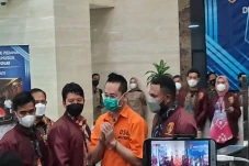 Indra Kenz: Sebagai...