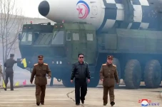 Jong-un Awasi Langsung...