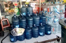 Bingung Pilih Galon...