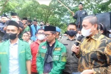 Ditolak Aliansi Santri,...