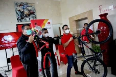 Kumpulkan Donasi untuk...