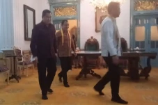Bertemu Pakubuwono XIII,...