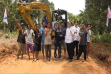 Jalan Rusak di Bangka...